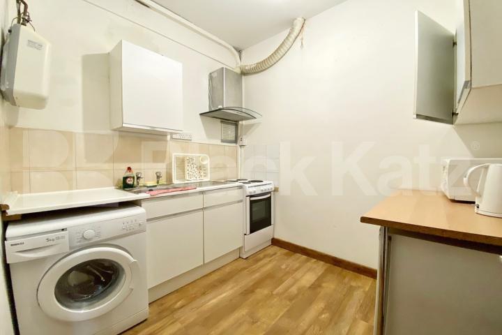 located in the heart of Angel only a 0.2 mile walk to Angel Station White Lion Street, Angel